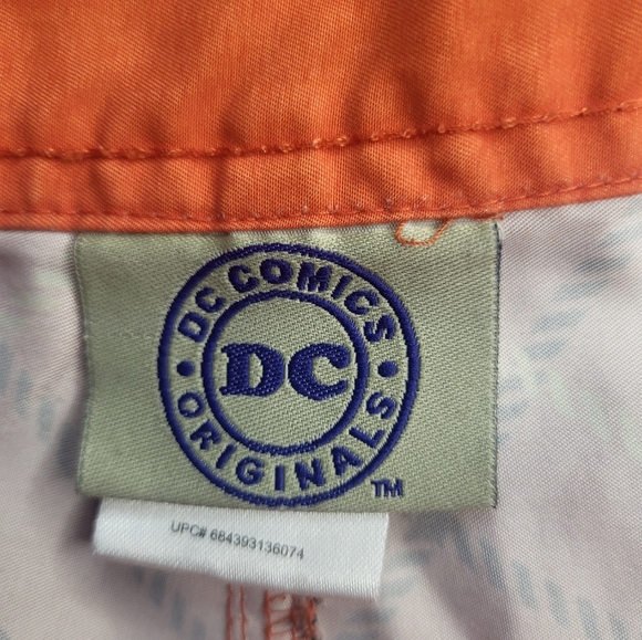 DC Comics The Flash Hybrid Shorts - Men's Size 34 Vibrant Orange & Yellow A72 - Picture 4 of 7